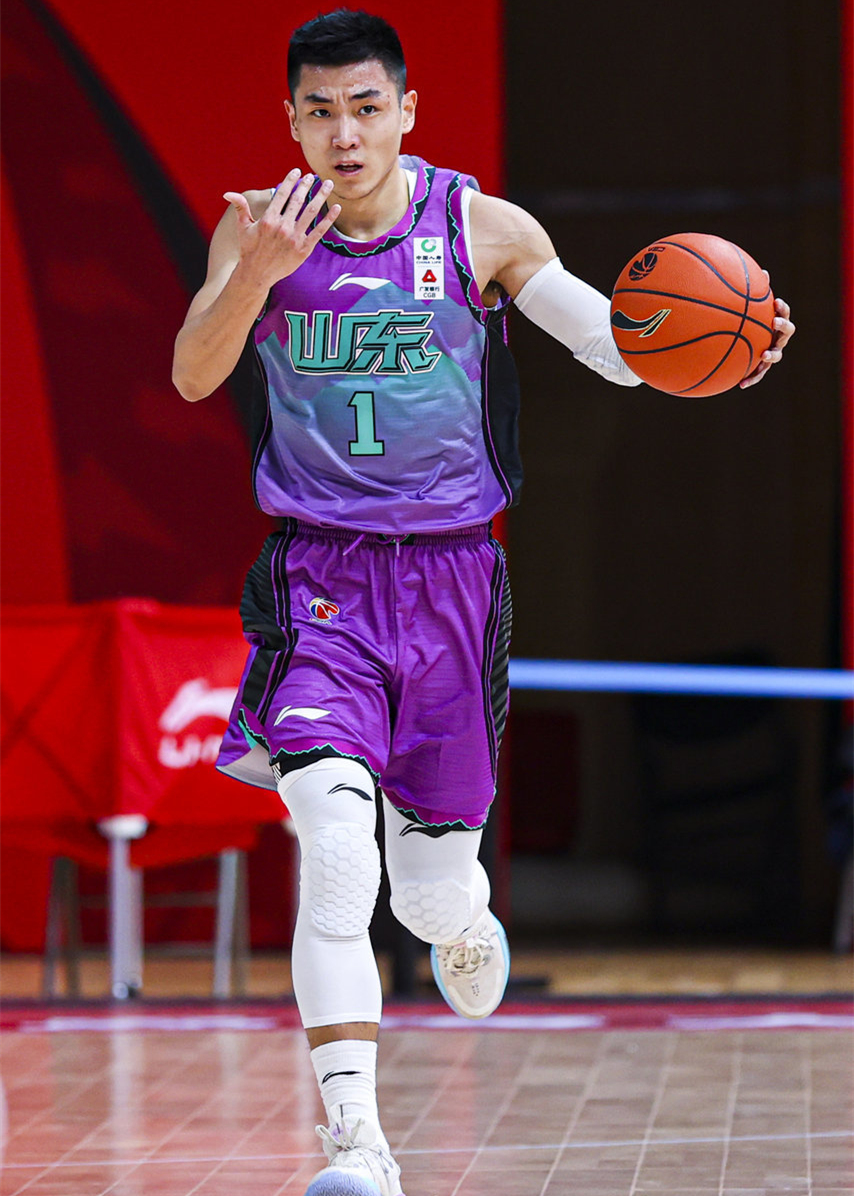 青岛黄海战术奇险遭遇挑战，球员状态不佳全队需要振作的简单介绍