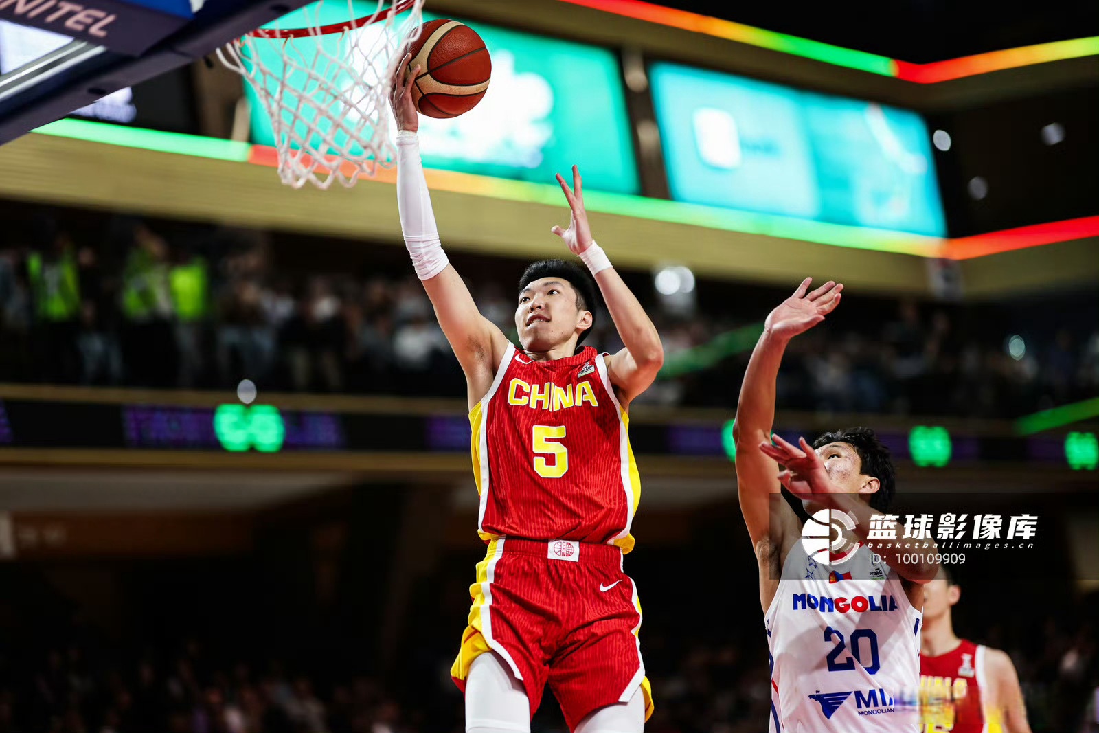 包含篮球比赛中球员克服困难取得胜利的词条 包含篮球比赛中球员克服困难取得胜利的词条