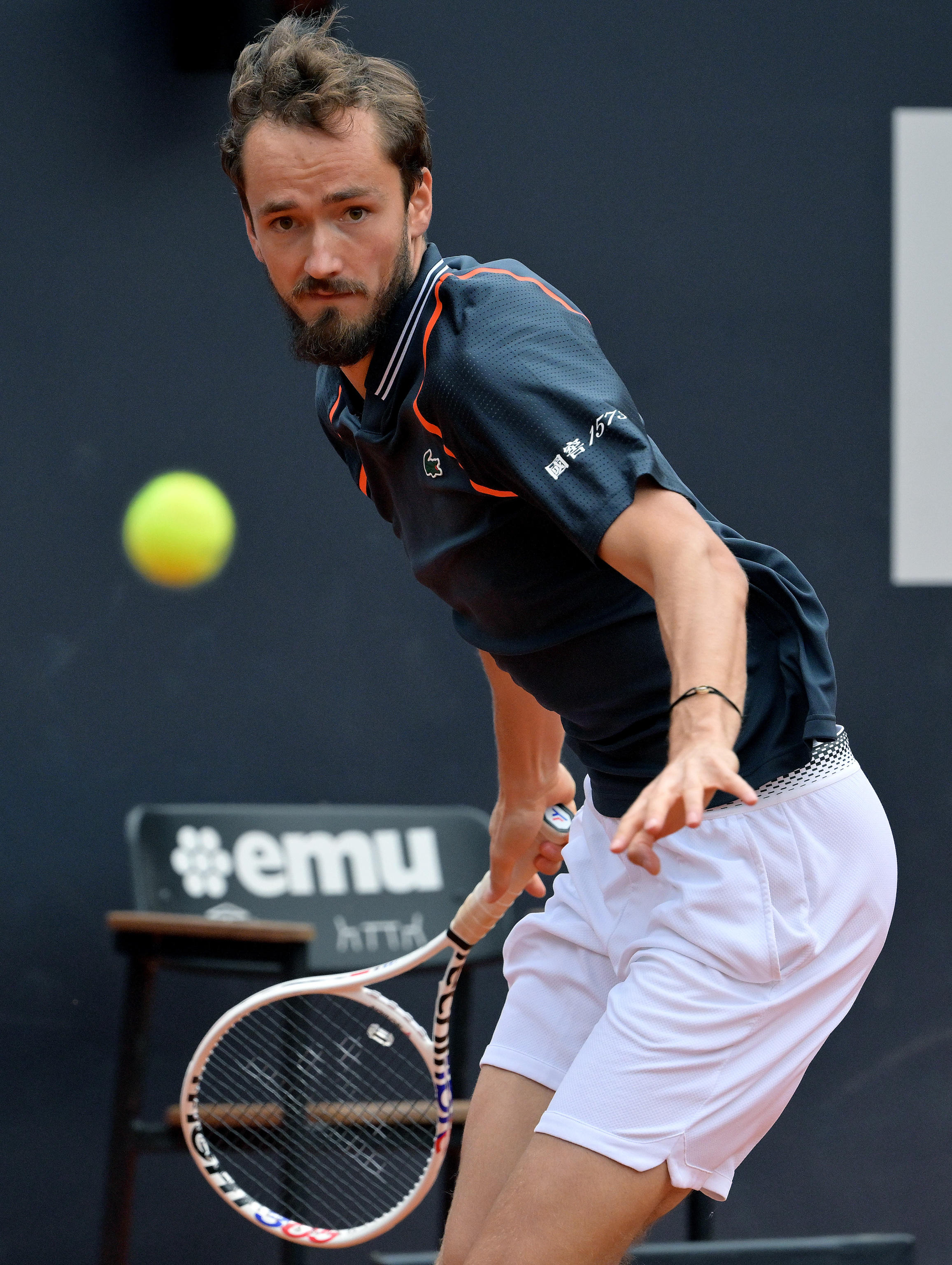 世界网球队完胜法国网球队，梅德韦杰夫完成帽子戏法的简单介绍